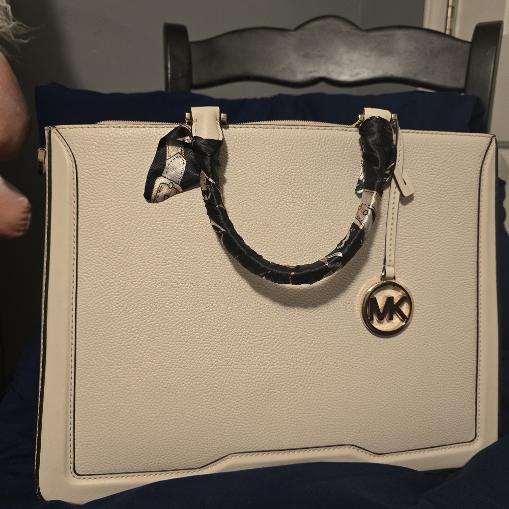 Michael Kors White Leather Tote Bag w FREE SHIPPING. SOLD SOLD